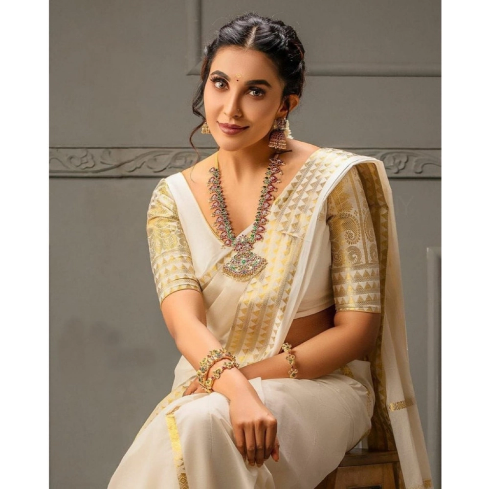 PID-63157-Generic-Women-s-Soft-Lichi-Silk-Jacquard-Work-Saree-With-Unstitched-Blouse-5-5-Mtr-White-1-1000x1000-1.webp